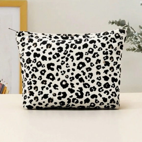 White Leopard Print Makeup Travel Bag for Toiletries Cosmetics - Picture 4 of 7